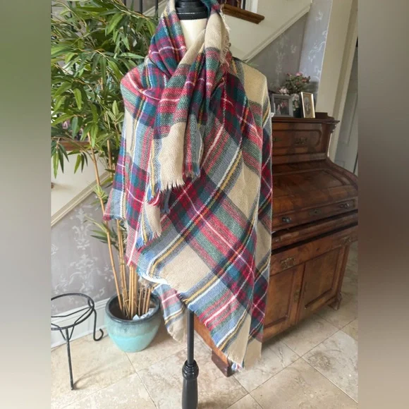 NEAL LINK blanket, scarf for ladies plaid excellent condition super SOFT - Picture 3 of 9